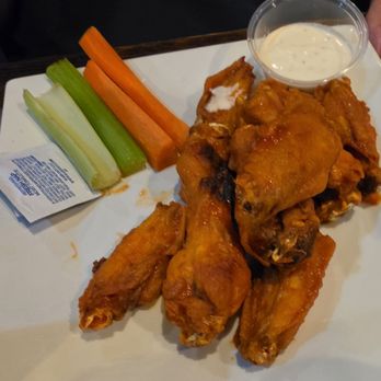 Flowing Tide Pub 1 - Hot Wings in Wicked (Buffalo) - Sports Bars Near Me - Reno, Nevada Flowing Tide Pub 1 - Hot Wings in Wicked (Buffalo) - Sports Bars Near Me - Reno, Nevada