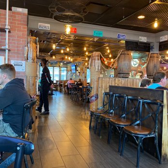 Mr and Mrs Crab - Interior - Seafood Near Me - Pinellas Park, Florida Mr and Mrs Crab - Interior - Seafood Near Me - Pinellas Park, Florida