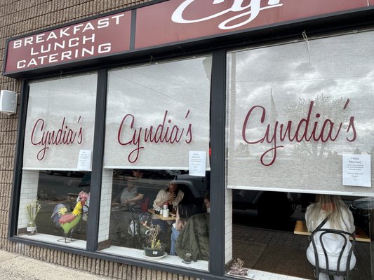 Cyndia's by null