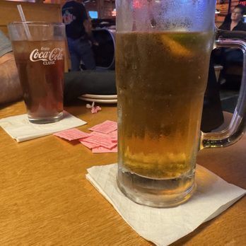 Texas Roadhouse - Unsweetened 20 oz Iced Tea & 22 oz Modelo - Steakhouses Near Me - Goodyear, Arizona Texas Roadhouse - Unsweetened 20 oz Iced Tea & 22 oz Modelo - Steakhouses Near Me - Goodyear, Arizona