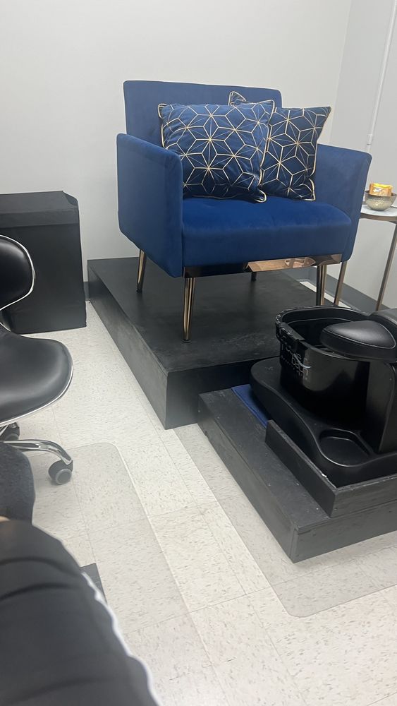 SCULPTED NAILS AND BEAUTY LOUNGE 12 Photos 3121 Rte 9W, New Windsor