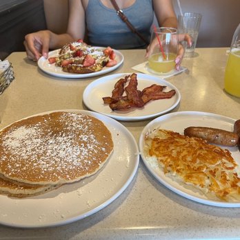 Chris' Pancake & Dining - French Toast Breakfast Pancake Plate Breakfast mimosas - Breakfast & Brunch Near Me - St. Louis, Missouri Chris' Pancake & Dining - French Toast Breakfast Pancake Plate Breakfast mimosas - Breakfast & Brunch Near Me - St. Louis, Missouri