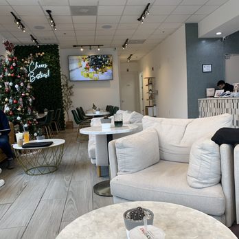 Sharetea - Morrisville - lounge area with christmas tree - Bubble Tea Near Me - Morrisville, North Carolina Sharetea - Morrisville - lounge area with christmas tree - Bubble Tea Near Me - Morrisville, North Carolina