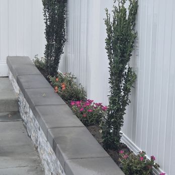 Naturescape Pools - Close up the wall planter which adds ro addition seating - Pool & Hot Tub Service Near Me - Perris, California Naturescape Pools - Close up the wall planter which adds ro addition seating - Pool & Hot Tub Service Near Me - Perris, California