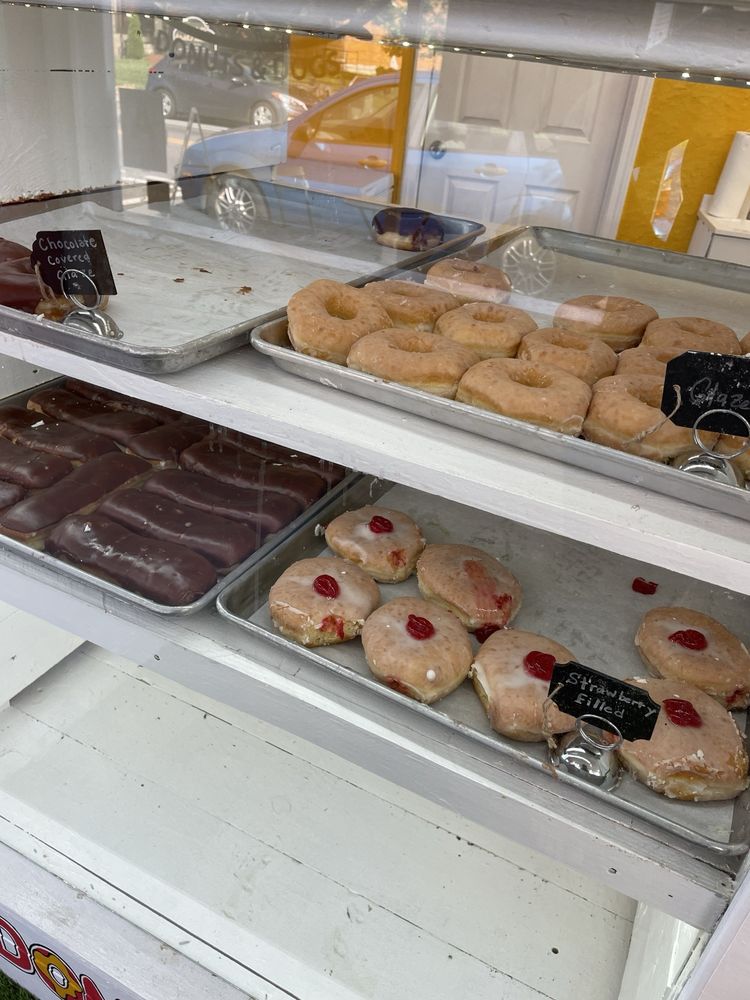 MANGO TANGO DONUTS & DOGS Updated October 2024 1433 Bardstown Rd