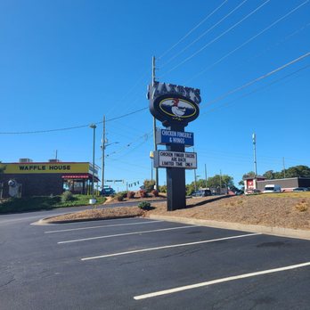 Zaxbys - Fast Food Near Me - Acworth, Georgia