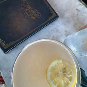 Enchanted Rose - French Rose - Lounges Near Me - Lake Buena Vista, Florida