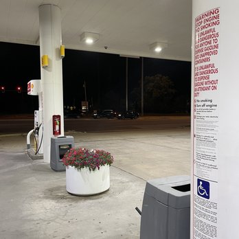 North Shore Shell - Gas Stations Near Me - Highland Park, Illinois