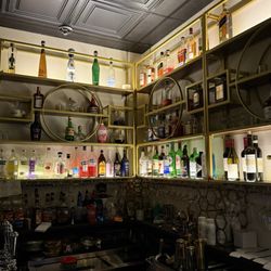 Amici’s - Bar