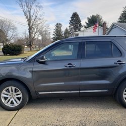 Gray Smoke Car Service - Ford Explorer