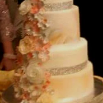 Z&H Cakes - My blurry photo of such a stunning cake. I'll make sure to upload a clearer picture to show you the perfect details - Custom Cakes Near Me Z&H Cakes - My blurry photo of such a stunning cake. I'll make sure to upload a clearer picture to show you the perfect details - Custom Cakes Near Me