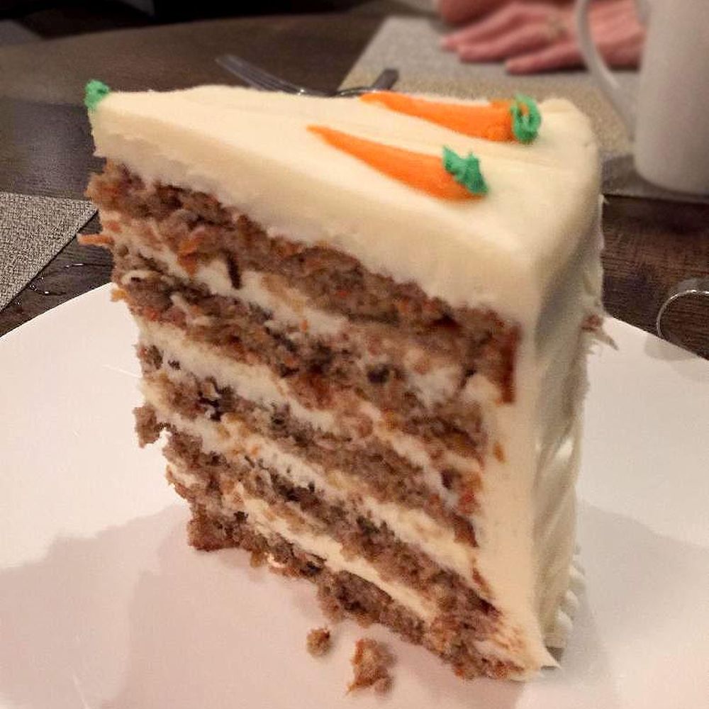 Trezeros Kitchen + Tap - Yum, I would make a special trip to go back just for their carrot cake! - Cocktail Bars Near Me - Mount Prospect, Illinois