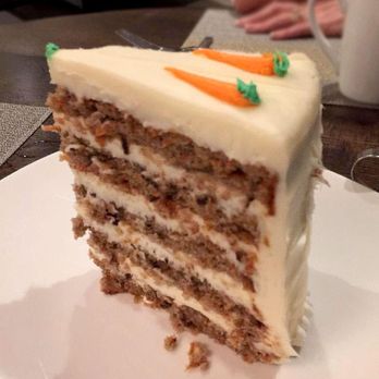 Trezeros Kitchen + Tap - Yum, I would make a special trip to go back just for their carrot cake! - Cocktail Bars Near Me - Mount Prospect, Illinois