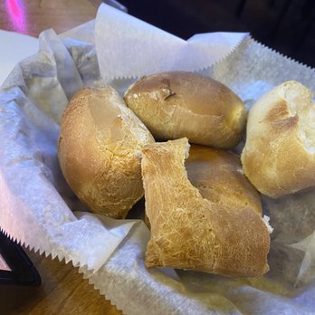 Texas Roadhouse - When we asked about these rolls the baker shakes his head like he knows how to cook them. disappointed. our waiter is perfect though. - Steakhouses Near Me - Ballwin, Missouri