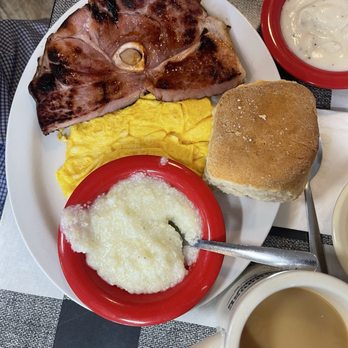 Farmhouse Restaurant - Country Ham Steak - American Near Me - Branson, Missouri