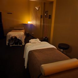 Aura Massage and Skincare - Couples Room