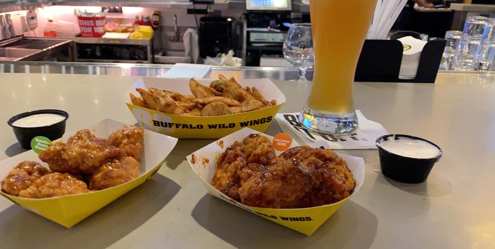 BUFFALO WILD WINGS 37 Photos & 75 Reviews 1414 Taylor Rd