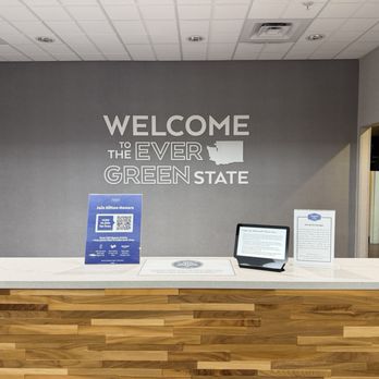 Hampton Inn Spokane - Entryway - Hotels Near Me - Spokane, Washington