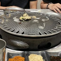 Grill is ice cold, and could not get up to temp even with fresh charcoal. Grill is ice cold, and could not get up to temp even with fresh charcoal.
