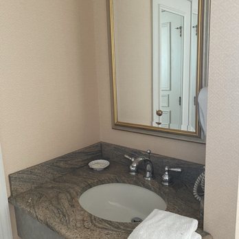 Hotel Grand Pacific - Hotels Near Me - Victoria, British Columbia Hotel Grand Pacific - Hotels Near Me - Victoria, British Columbia