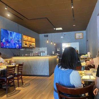 Khao Hom - Bar at left in main dining room. - Thai Near Me - Hayward, California