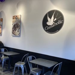 Cinnaholic - Seating as you enter