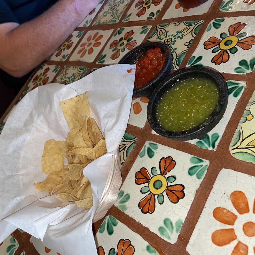 Rosa's Mexican Grill - Chips and 2 kinds of salsa (8/17/2021) - Mexican Near Me - Mesa, Arizona