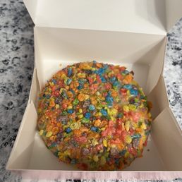 Fruity Pebbles Cookie