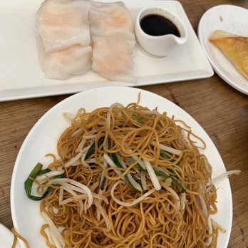 Koi Palace - Chow mein & rice noodles with shrimp - Dim Sum Near Me - Milpitas, California Koi Palace - Chow mein & rice noodles with shrimp - Dim Sum Near Me - Milpitas, California