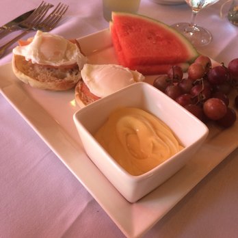 Sorrento's Ristorante - Classic Benedict with Hollandaise on side - Italian Near Me - Chelan, Washington Sorrento's Ristorante - Classic Benedict with Hollandaise on side - Italian Near Me - Chelan, Washington
