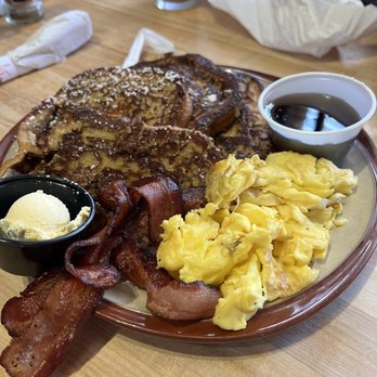 Sundance Grill - Bars Near Me - Grand Rapids, Michigan