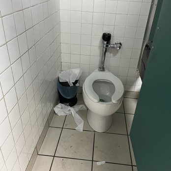 Gattitown - Another filthy stall. - Pizza Near Me - Round Rock, Texas Gattitown - Another filthy stall. - Pizza Near Me - Round Rock, Texas