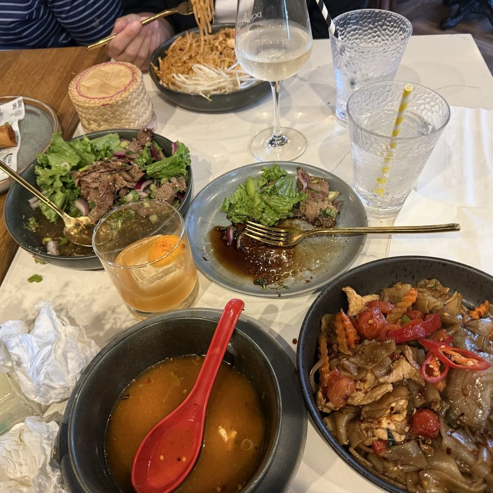 Dok Khao Thai Eatery - Tom yum, drunken noodles, nam tok, chicken pad thai - Thai Near Me - Columbia, Maryland