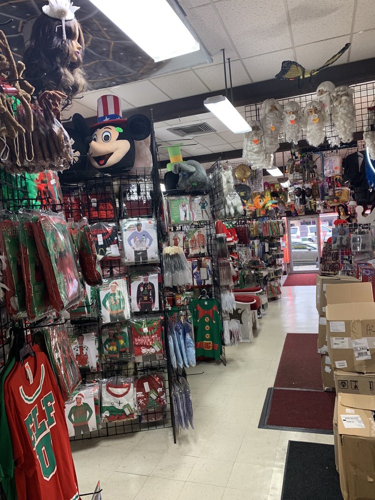 FOY’S COSTUME STORE - Updated May 2024 - 10 W Main St, Fairborn, Ohio