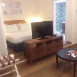 H10 Ocean Suites - Spotless, spacious and modern decor.