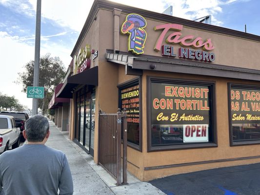 Tacos El Negro Southgate by null