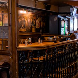 Sutton's Irish Pub