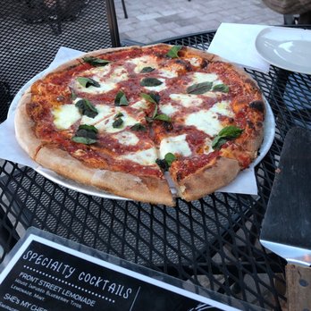 Notch8 - The Margherita Pizza - New American Near Me - Bethel, Connecticut