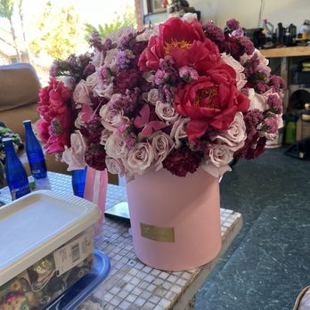 Glamour Flower Boutique - First hour - Florists Near Me Glamour Flower Boutique - First hour - Florists Near Me