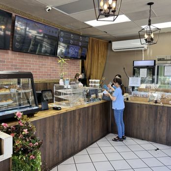 Y-Linh Sandwiches - Inside - Vietnamese Near Me - San Jose, California Y-Linh Sandwiches - Inside - Vietnamese Near Me - San Jose, California