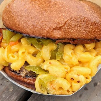 Capitol Burger - Mac N Cheese Burger | Instagram: @telephonesmoothie - Burgers Near Me - Torrey, Utah
