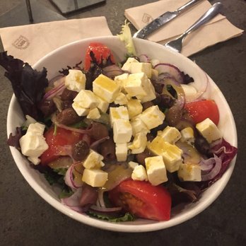 Macchina - Greek salad - Bars Near Me - Barcelona, B