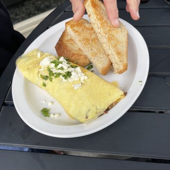 Bramble Breakfast and Bar - B-O-R-I-N-G Veggie Omelette - Dive Bars Near Me - Broken Arrow, Oklahoma