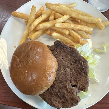 Conner's Porch Swing - Hamburger with fries - Caterers Near Me - Longs, South Carolina