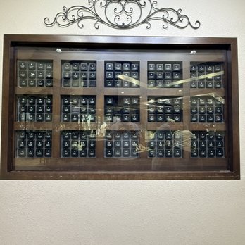International Diamond Center - The diamond wall - Jewelry Near Me - Orlando, Florida