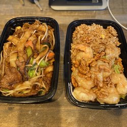 Lam's Kitchen - Lunch menu : Honey Glazed walnut shrimp with fried rice and beef chow fun. Great combination! So delicious!