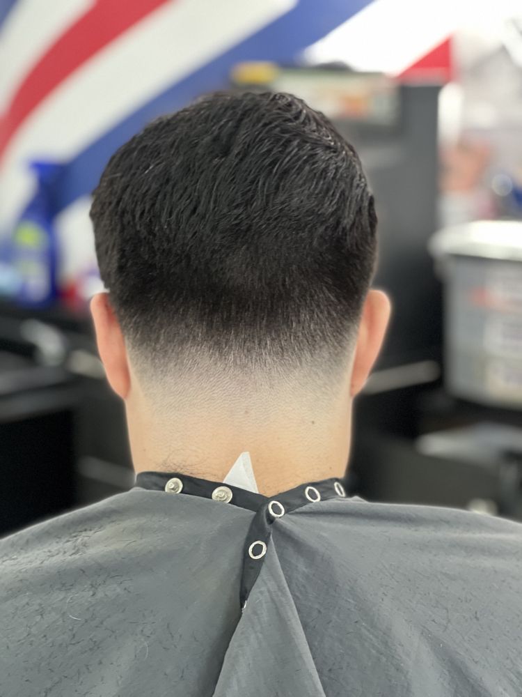 Caldera's Barber Salon Logo