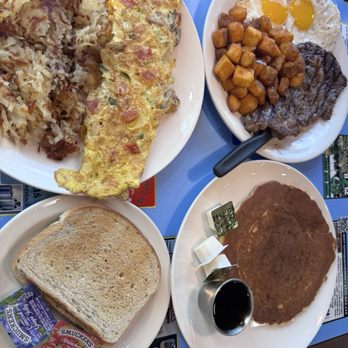 Star 57 Diner - Omelette pancake and steak breakfast - Sandwiches Near Me - Tuscola, Illinois Star 57 Diner - Omelette pancake and steak breakfast - Sandwiches Near Me - Tuscola, Illinois