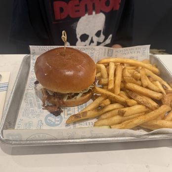 Twohey’s Restaurant - Pulled pork and fries - New American Near Me - South Pasadena, California Twohey’s Restaurant - Pulled pork and fries - New American Near Me - South Pasadena, California