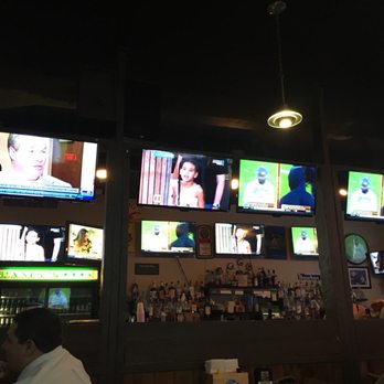 Graney's Bar & Grill - people watching tvs - Pizza Near Me - Albany, New York